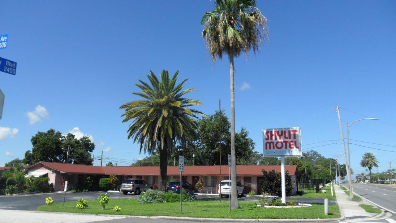 Skylit Motel Clearwater Exterior foto